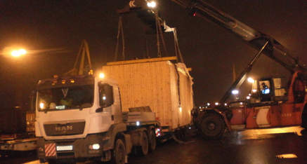 Konvoi-Transport (Blockverzollung) von 5 x Kisten unteranderem mit einer Breite von 3,75 Meter und einem Gewicht von 39t